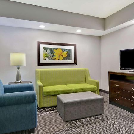 Hilton Garden Inn And Fayetteville Convention Center Ngoại thất bức ảnh