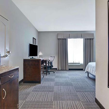 Hilton Garden Inn And Fayetteville Convention Center Ngoại thất bức ảnh