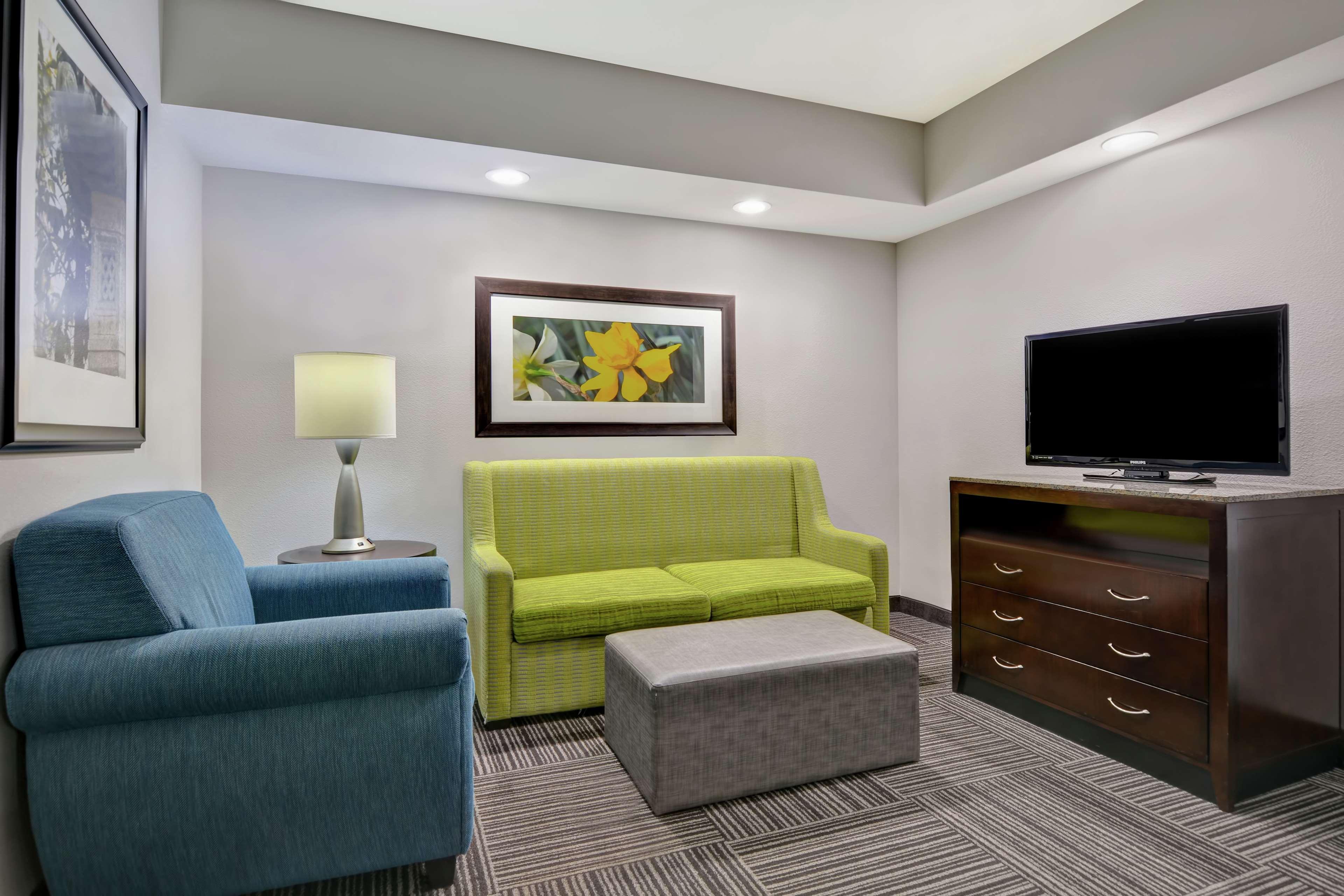 Hilton Garden Inn And Fayetteville Convention Center Ngoại thất bức ảnh