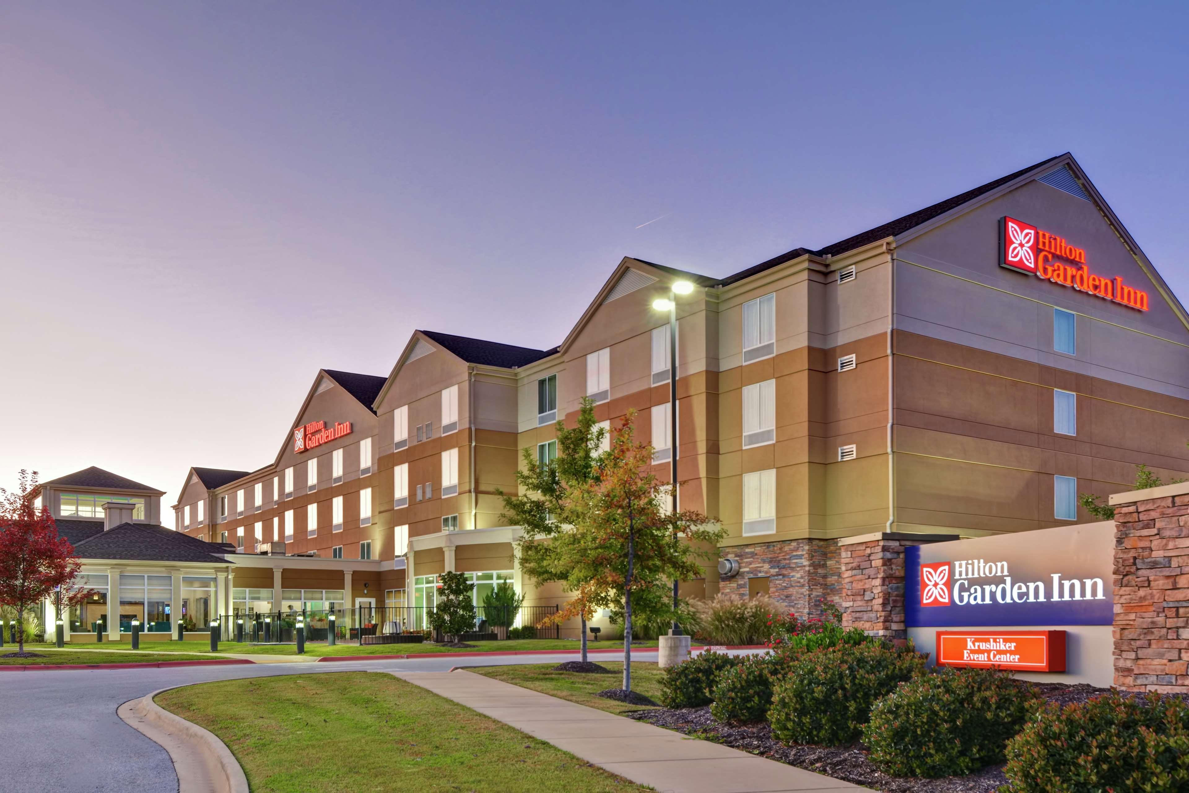 Hilton Garden Inn And Fayetteville Convention Center Ngoại thất bức ảnh