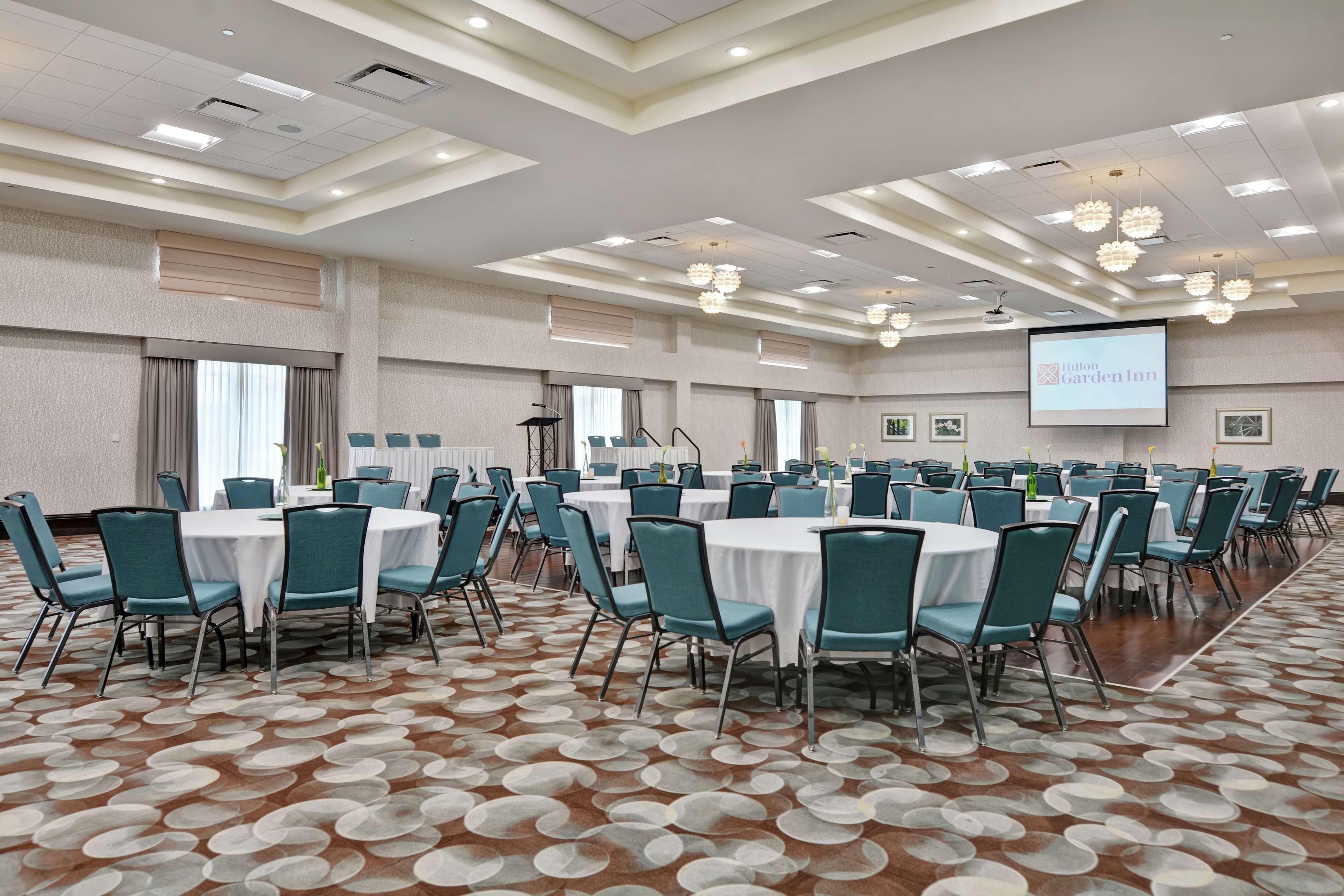 Hilton Garden Inn And Fayetteville Convention Center Ngoại thất bức ảnh