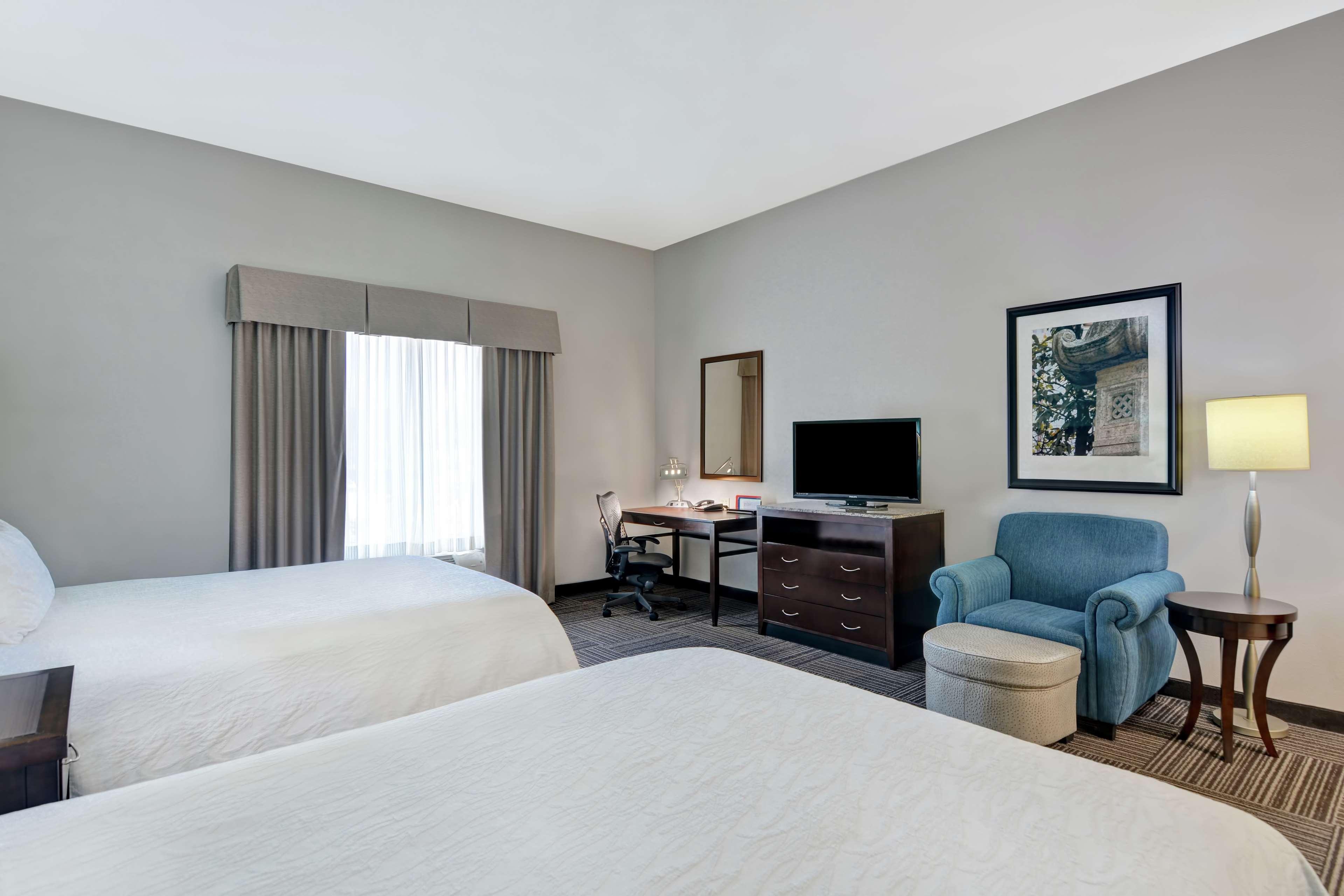 Hilton Garden Inn And Fayetteville Convention Center Ngoại thất bức ảnh