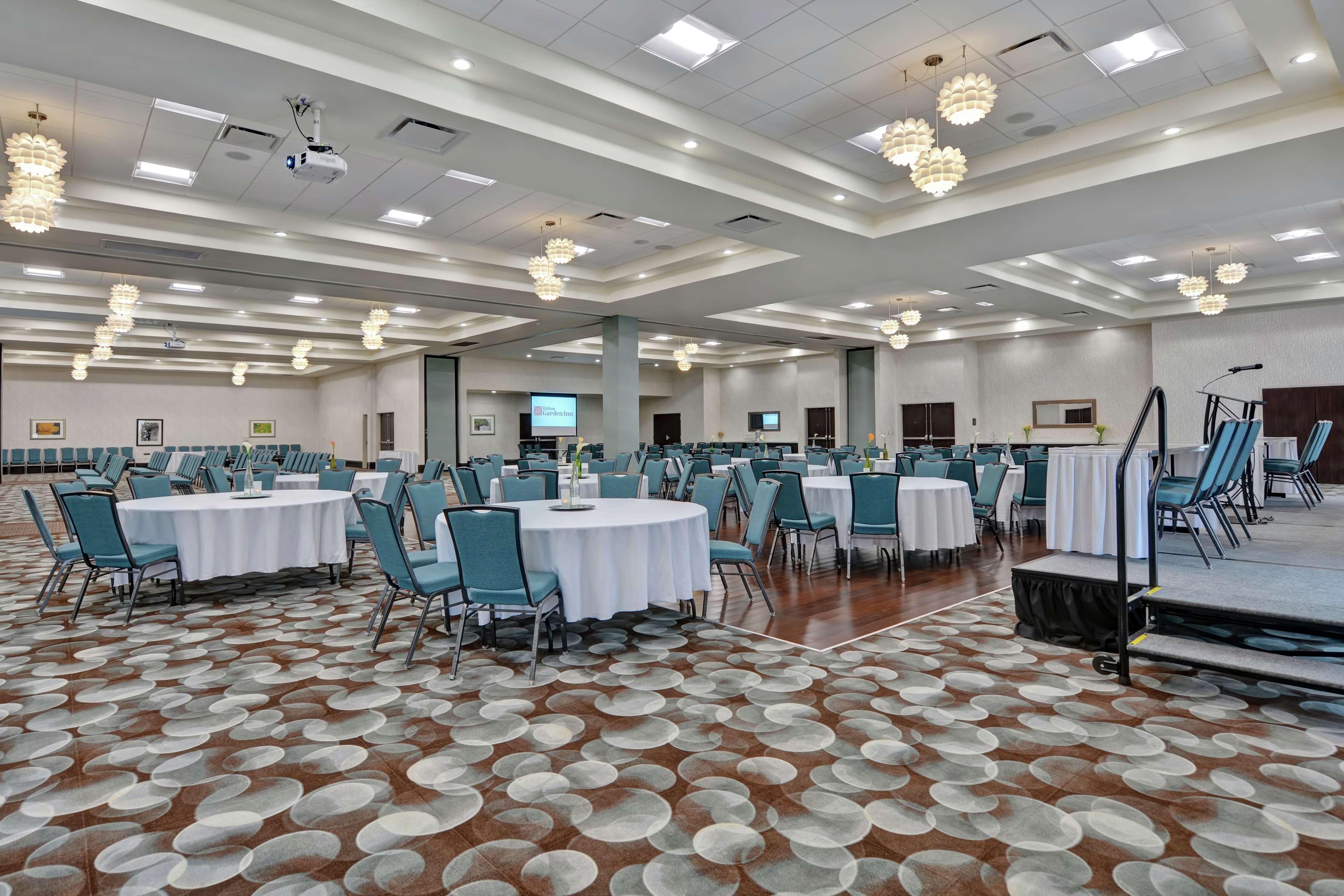 Hilton Garden Inn And Fayetteville Convention Center Ngoại thất bức ảnh