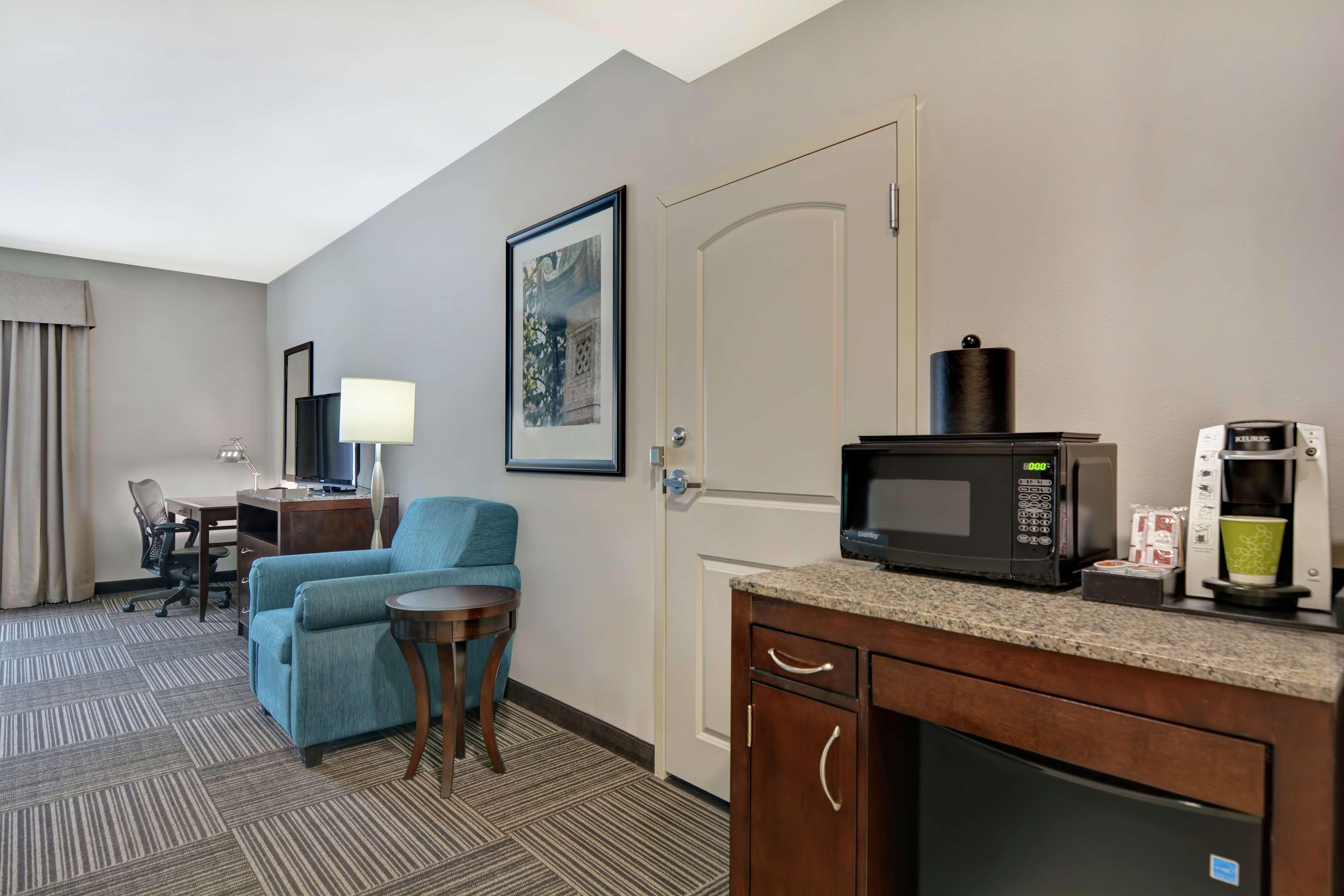 Hilton Garden Inn And Fayetteville Convention Center Ngoại thất bức ảnh