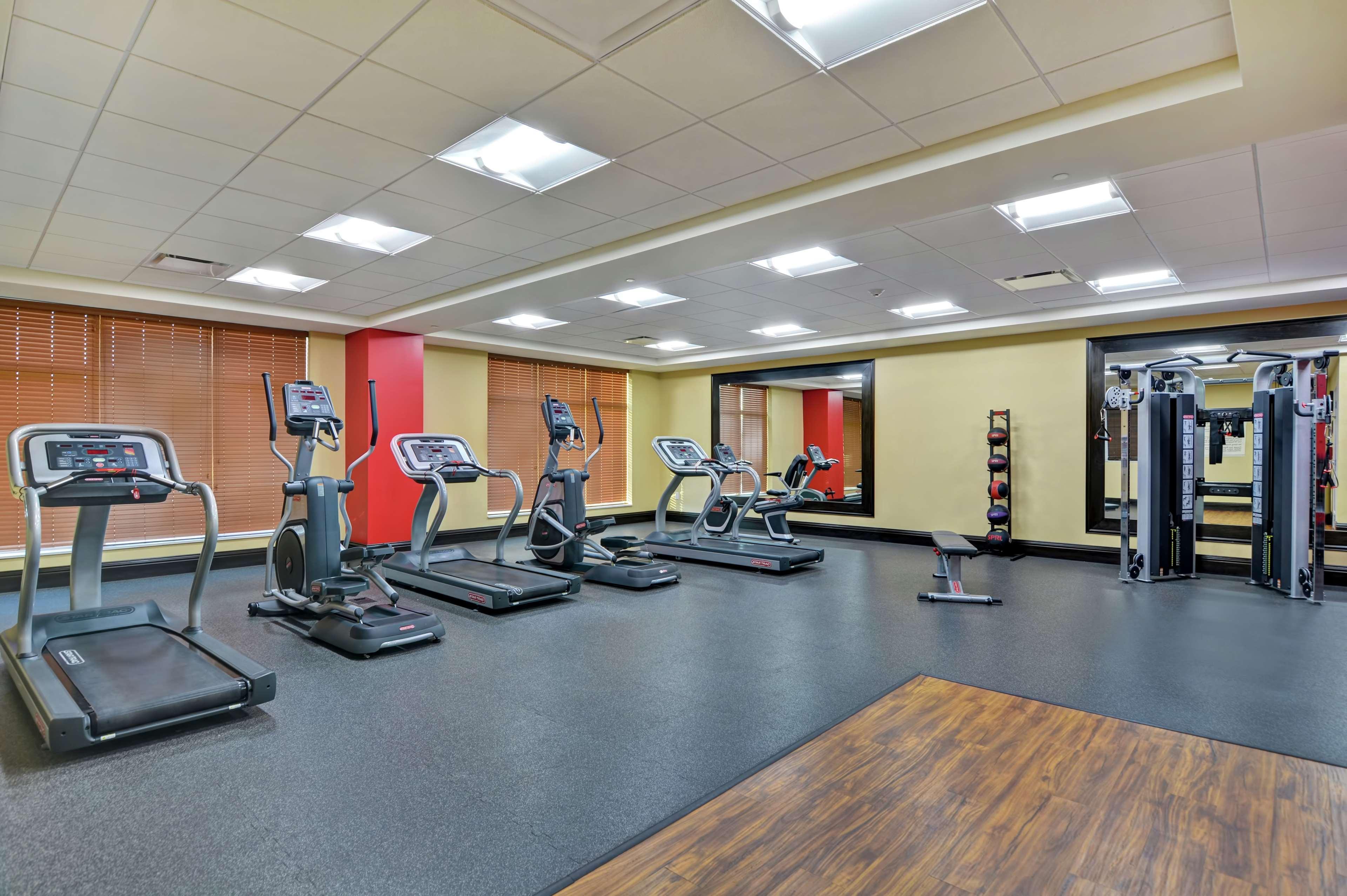 Hilton Garden Inn And Fayetteville Convention Center Ngoại thất bức ảnh