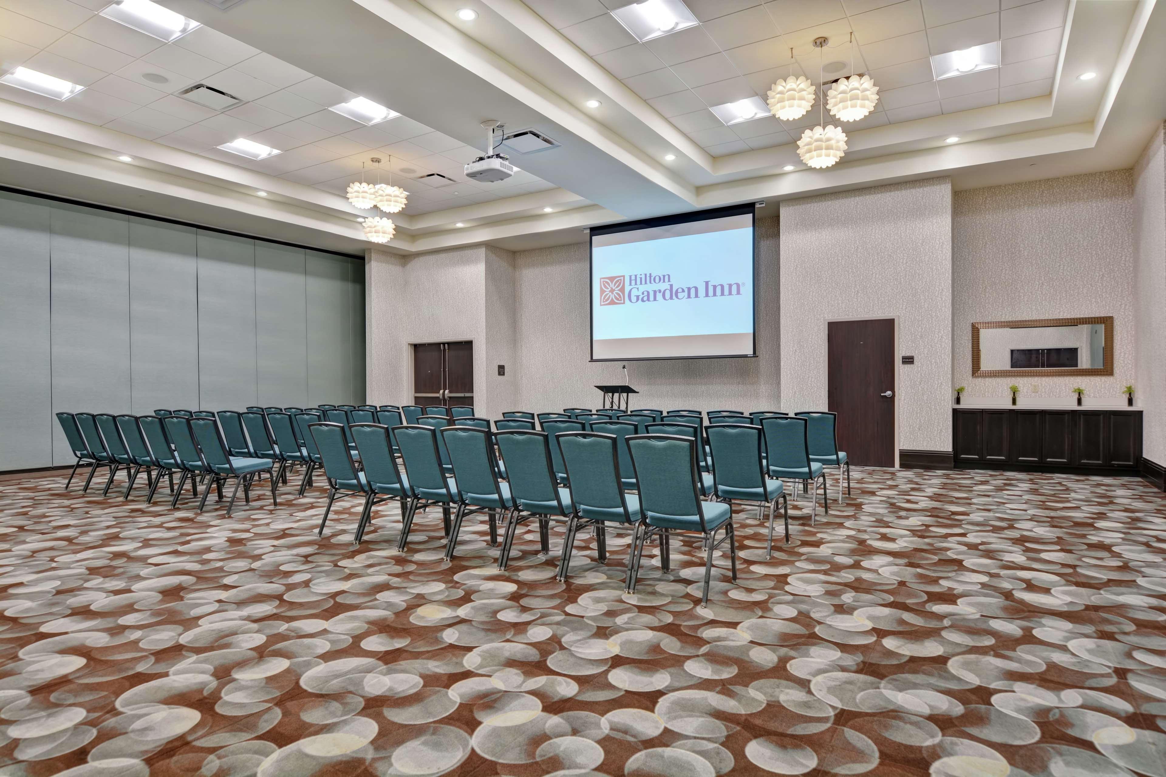 Hilton Garden Inn And Fayetteville Convention Center Ngoại thất bức ảnh