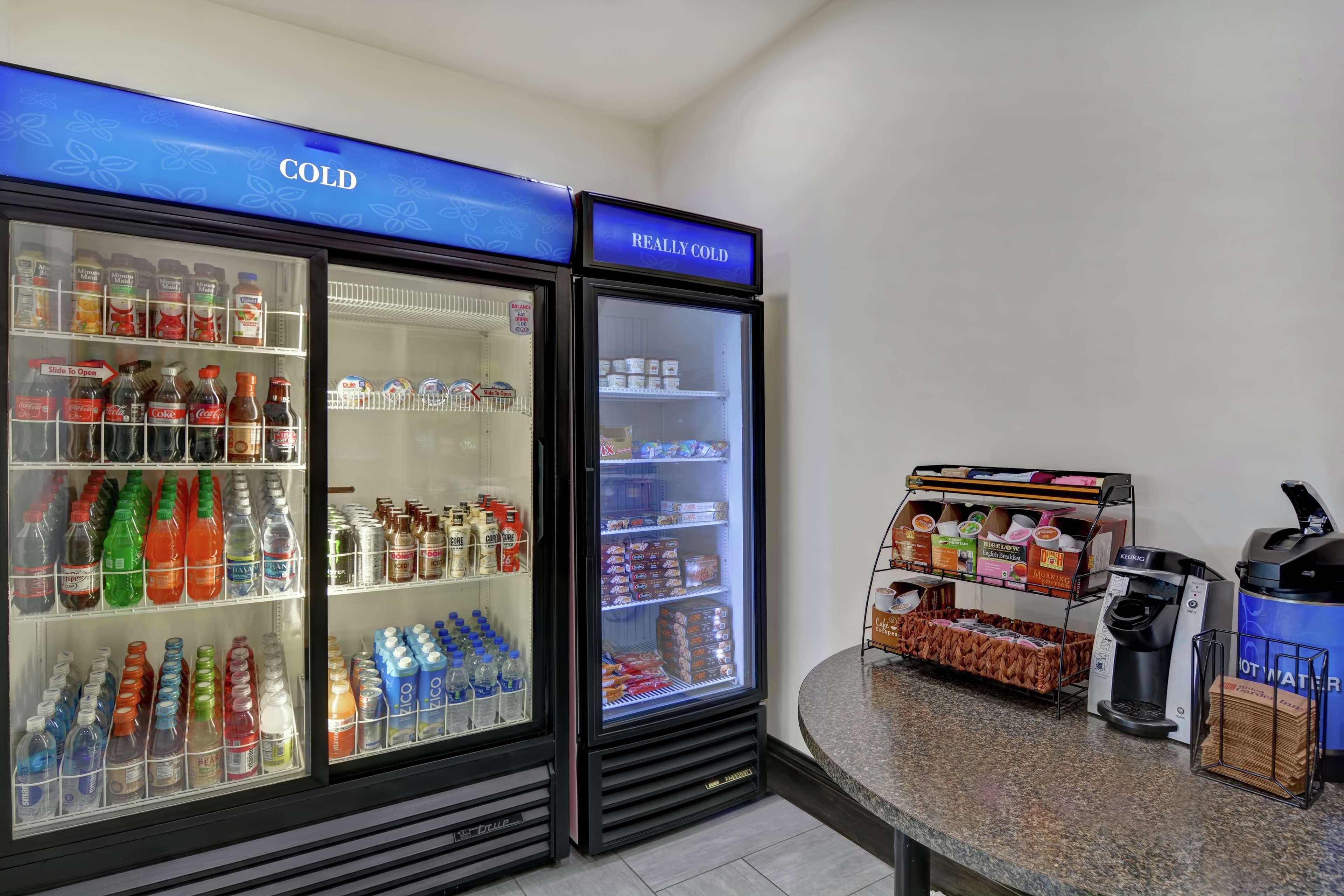 Hilton Garden Inn And Fayetteville Convention Center Ngoại thất bức ảnh