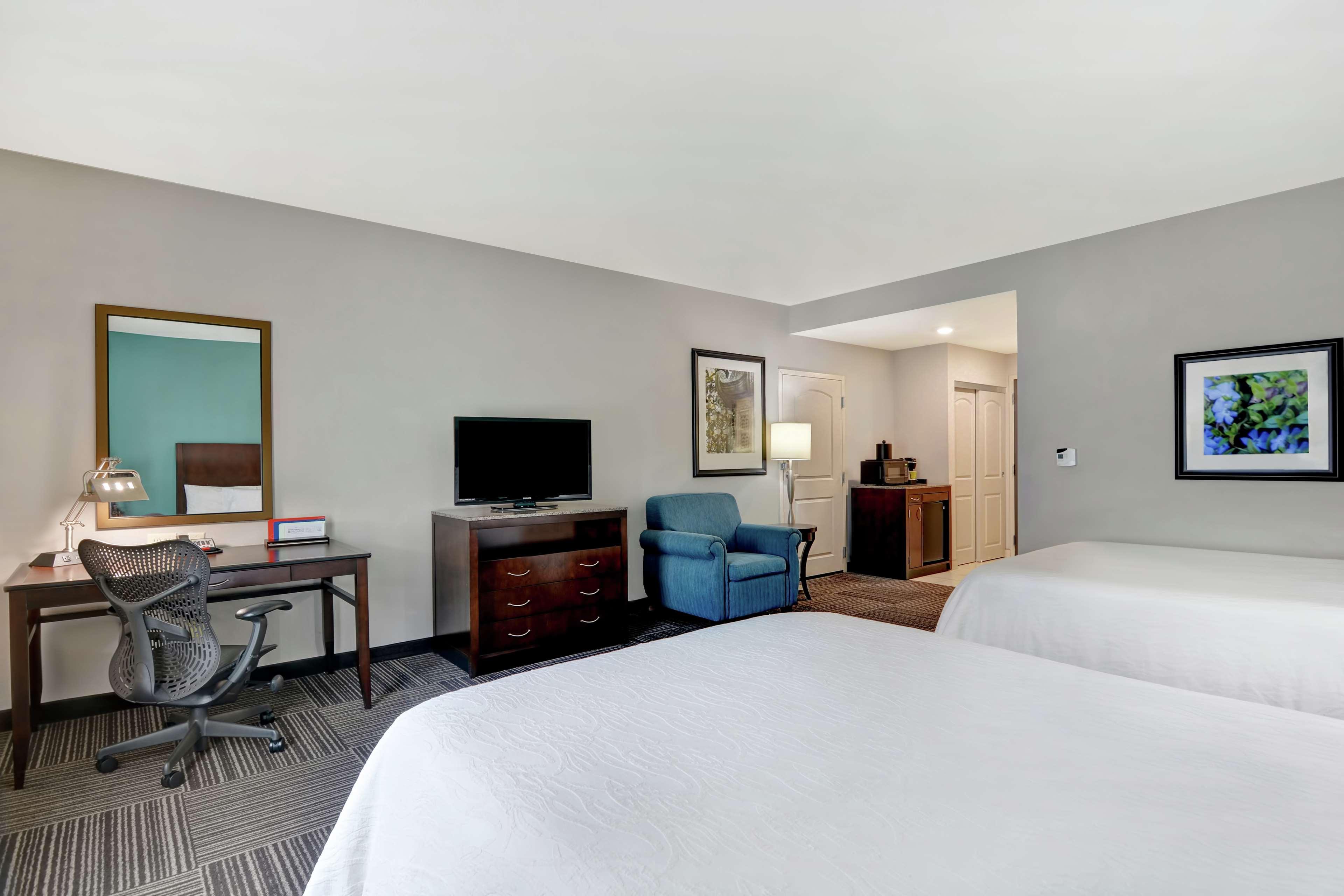Hilton Garden Inn And Fayetteville Convention Center Ngoại thất bức ảnh