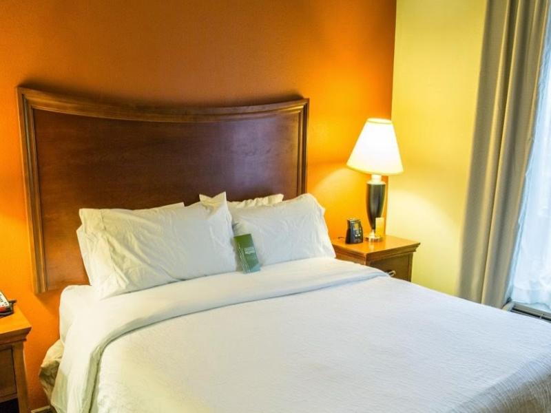 Hilton Garden Inn And Fayetteville Convention Center Ngoại thất bức ảnh