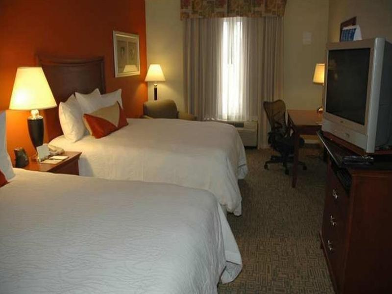 Hilton Garden Inn And Fayetteville Convention Center Ngoại thất bức ảnh