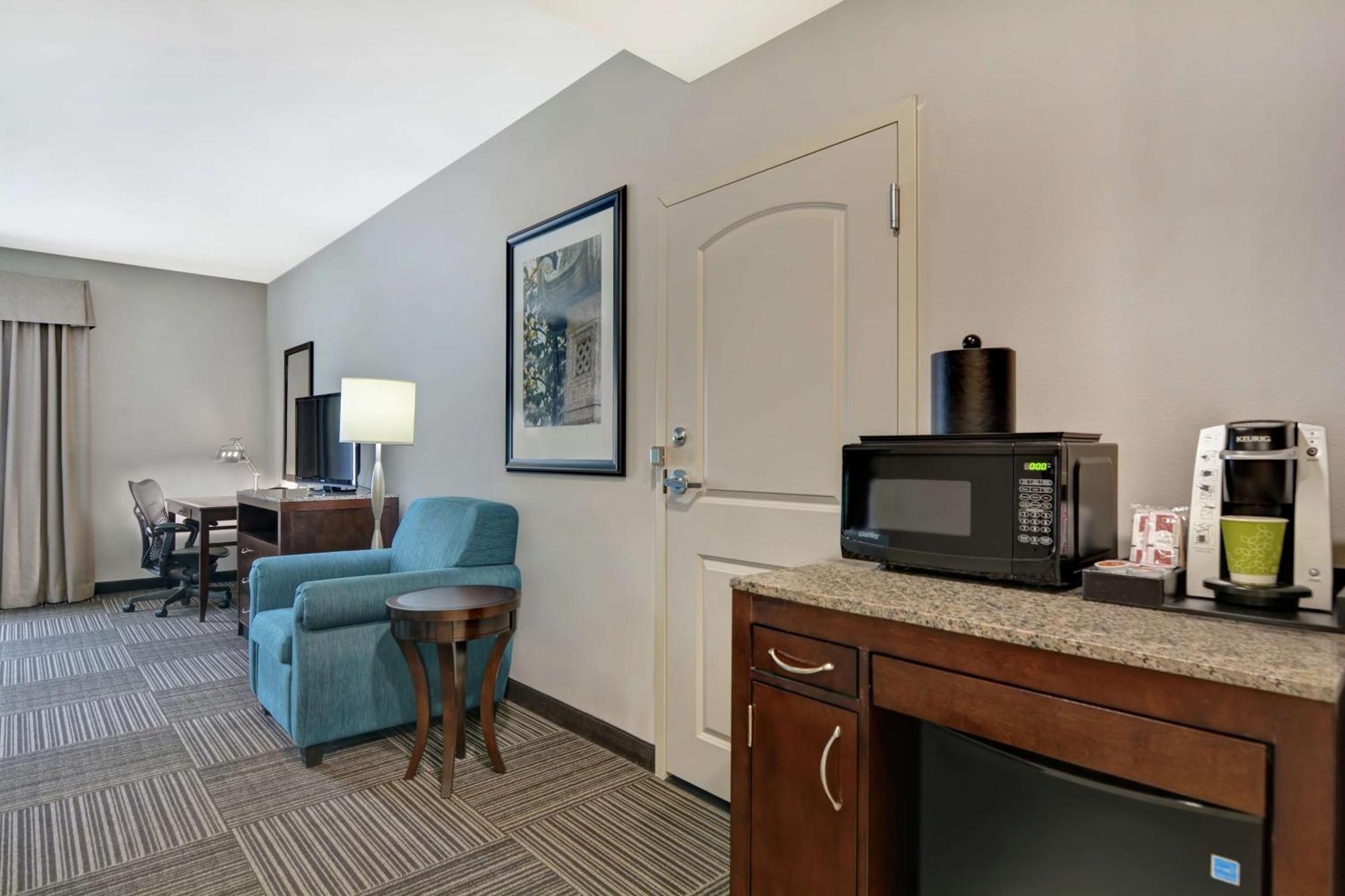 Hilton Garden Inn And Fayetteville Convention Center Ngoại thất bức ảnh